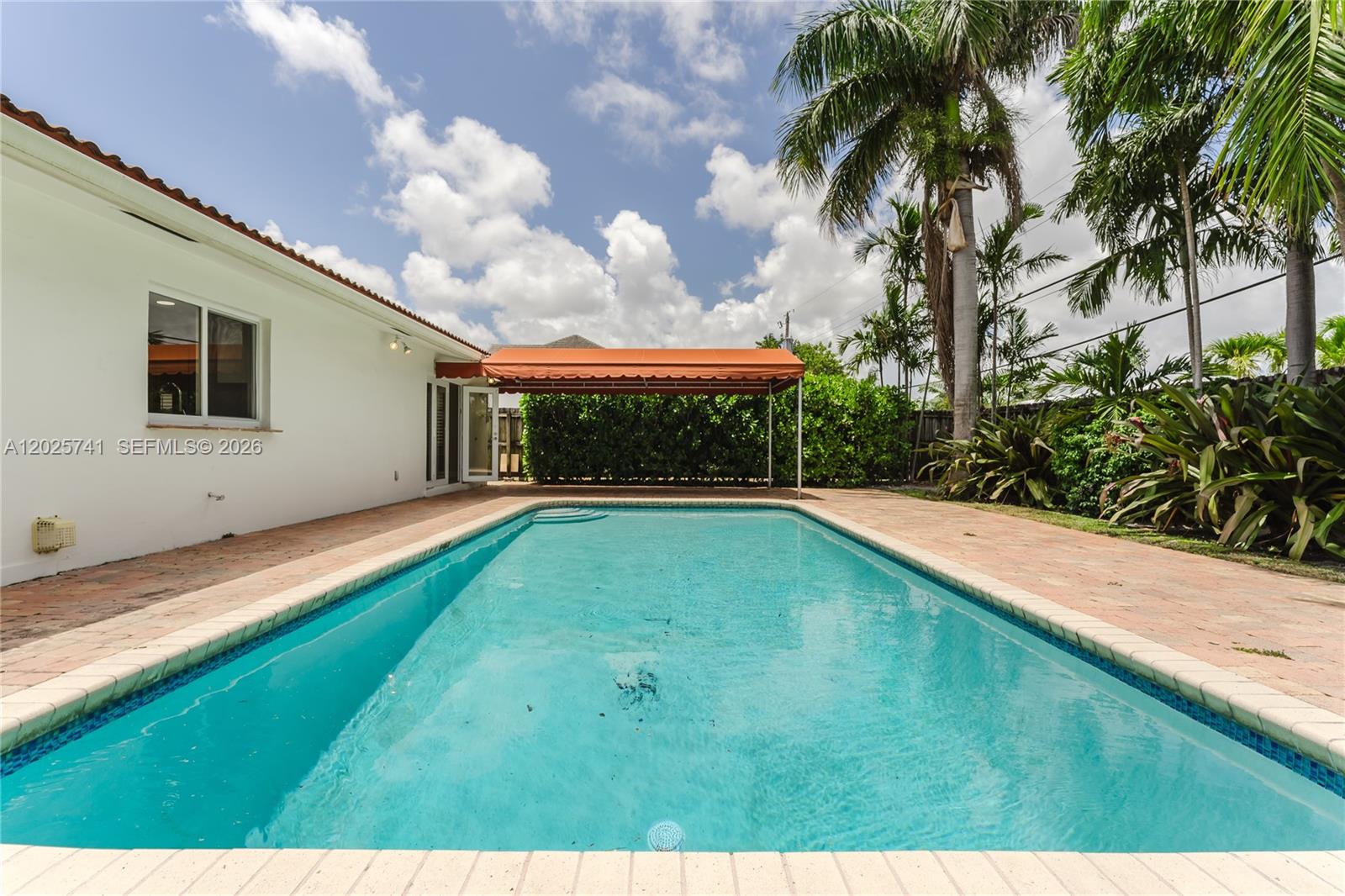IMPERIAL POINT 2 SEC - Residential Lease
