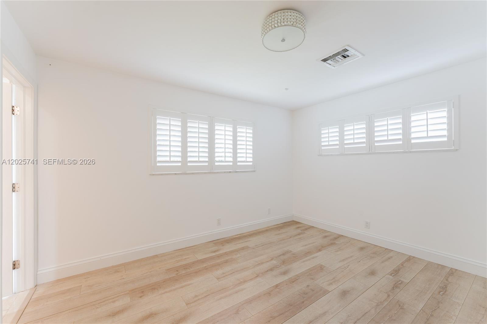 IMPERIAL POINT 2 SEC - Residential Lease