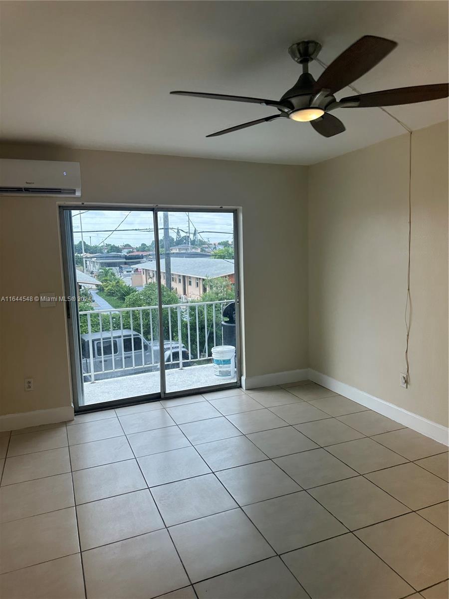 TOWN OF HIALEAH FLA - Residential Lease