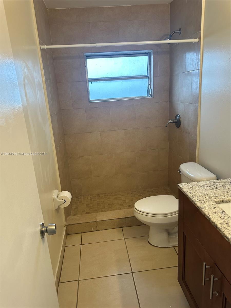 TOWN OF HIALEAH FLA - Residential Lease