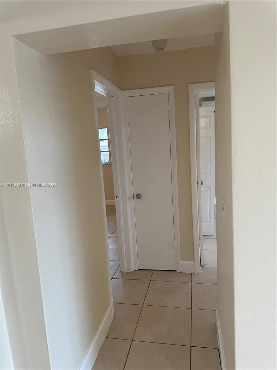 TOWN OF HIALEAH FLA - Residential Lease