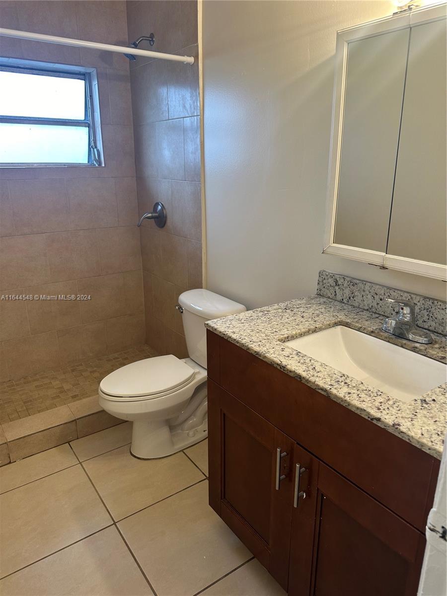 TOWN OF HIALEAH FLA - Residential Lease