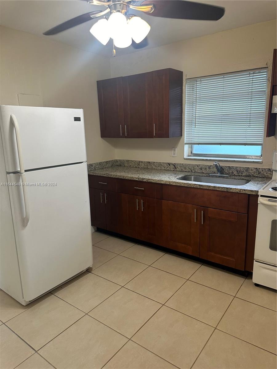 TOWN OF HIALEAH FLA - Residential Lease