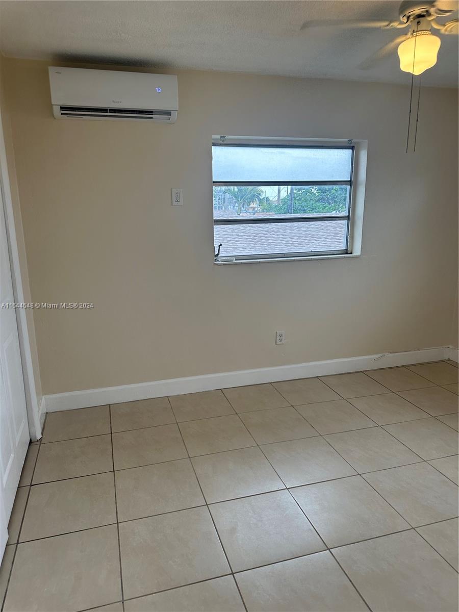 TOWN OF HIALEAH FLA - Residential Lease