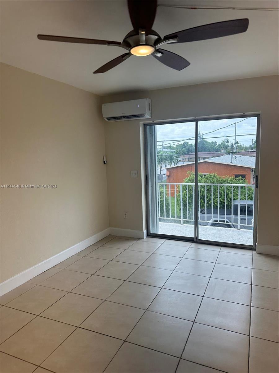 TOWN OF HIALEAH FLA - Residential Lease