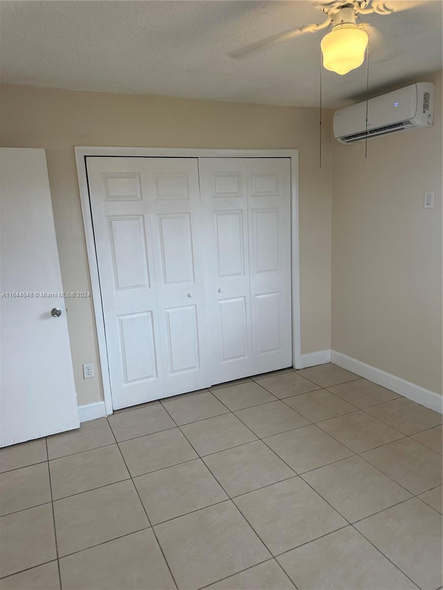TOWN OF HIALEAH FLA - Residential Lease
