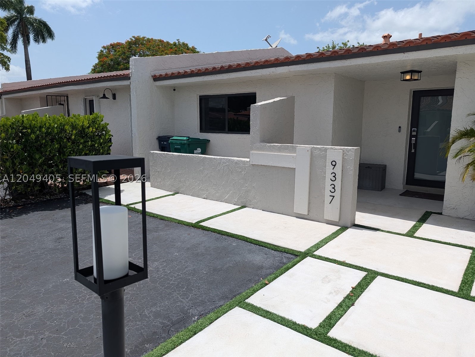 VILLAS OF MADEIRA SEC 1, - Residential Lease