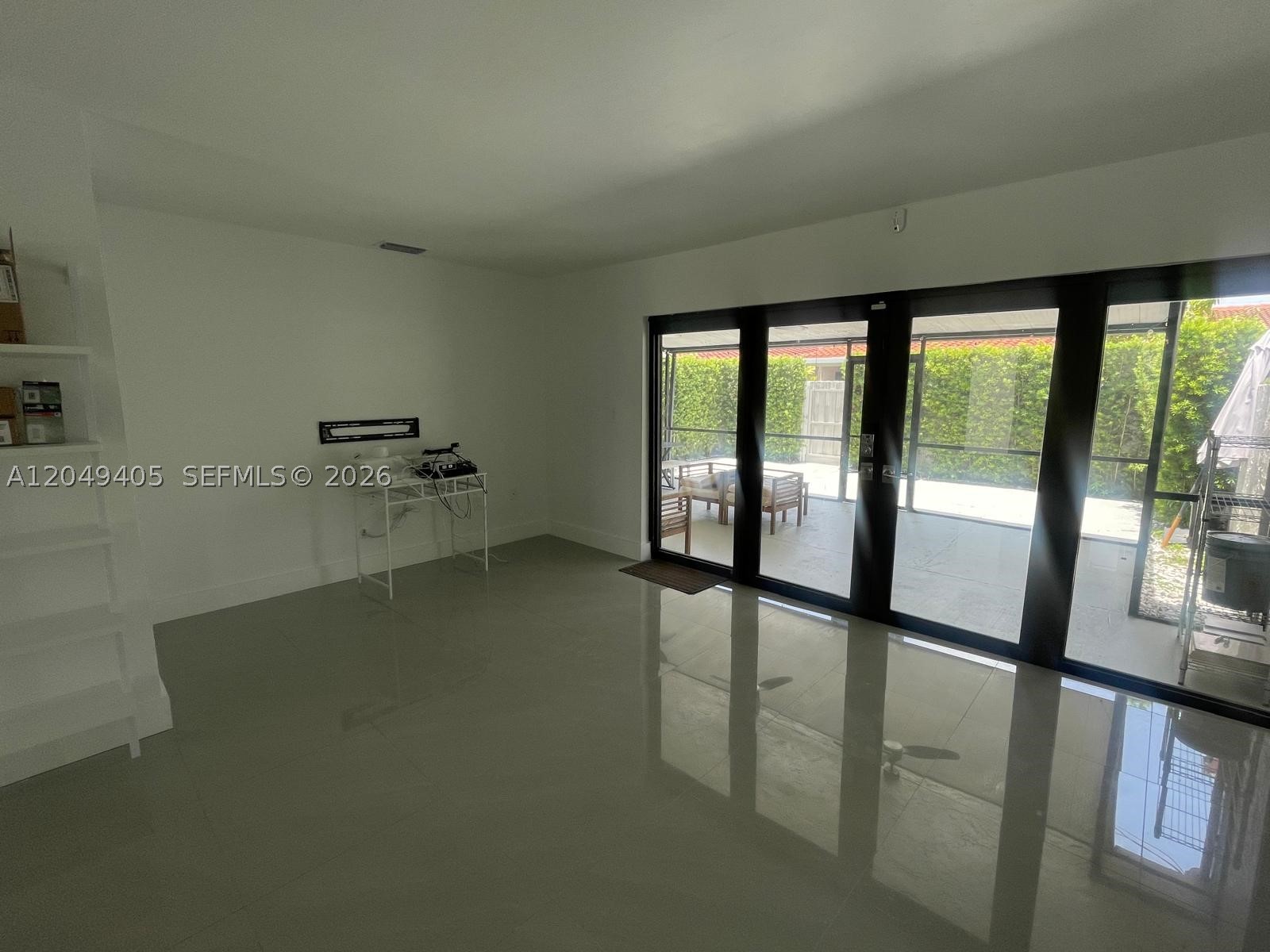 VILLAS OF MADEIRA SEC 1, - Residential Lease