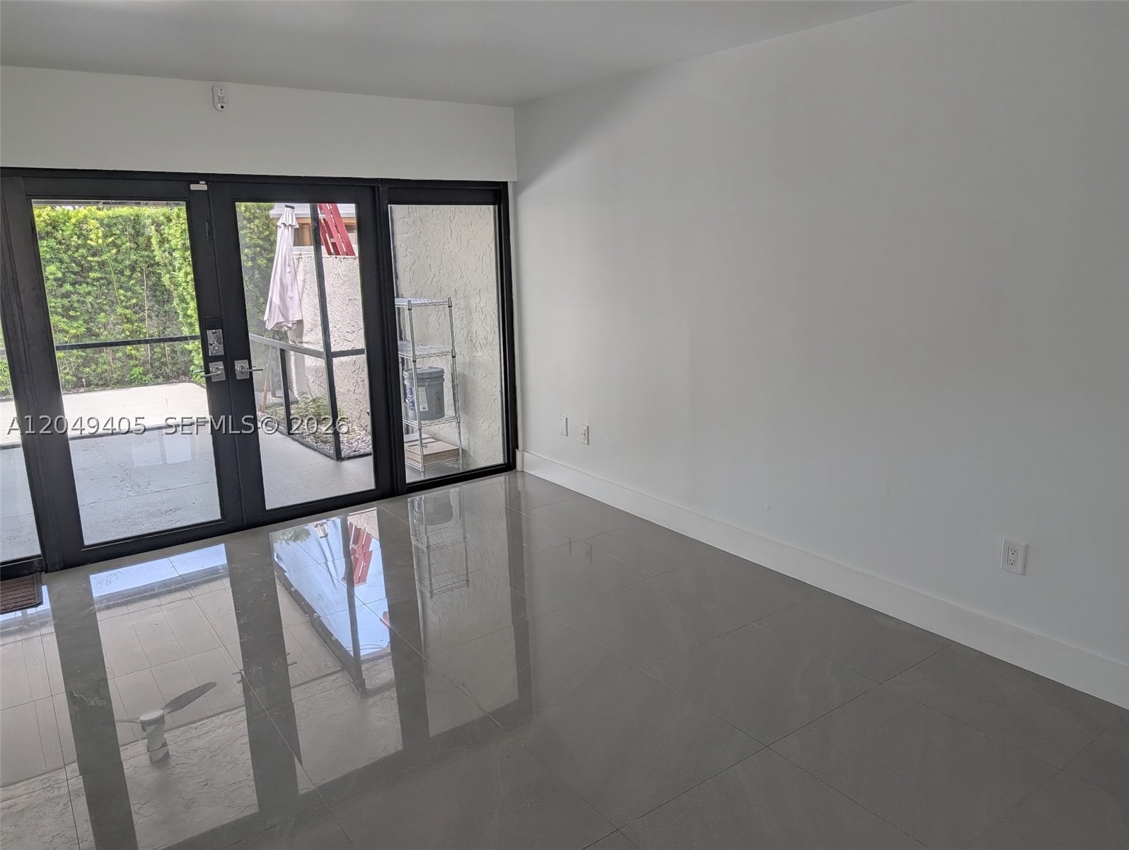 VILLAS OF MADEIRA SEC 1, - Residential Lease