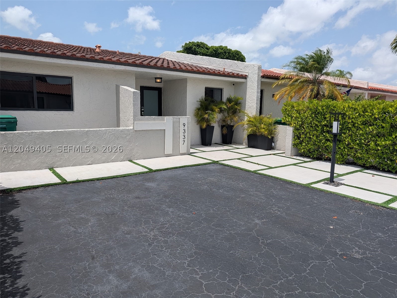 VILLAS OF MADEIRA SEC 1, - Residential Lease