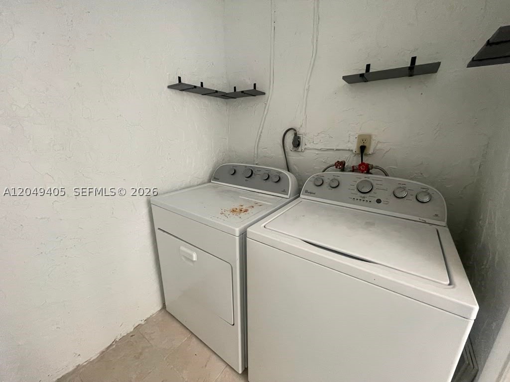VILLAS OF MADEIRA SEC 1, - Residential Lease