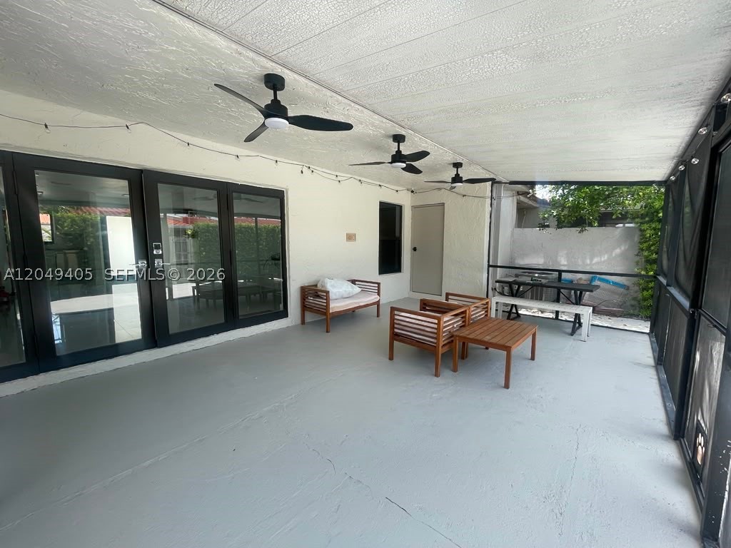 VILLAS OF MADEIRA SEC 1, - Residential Lease