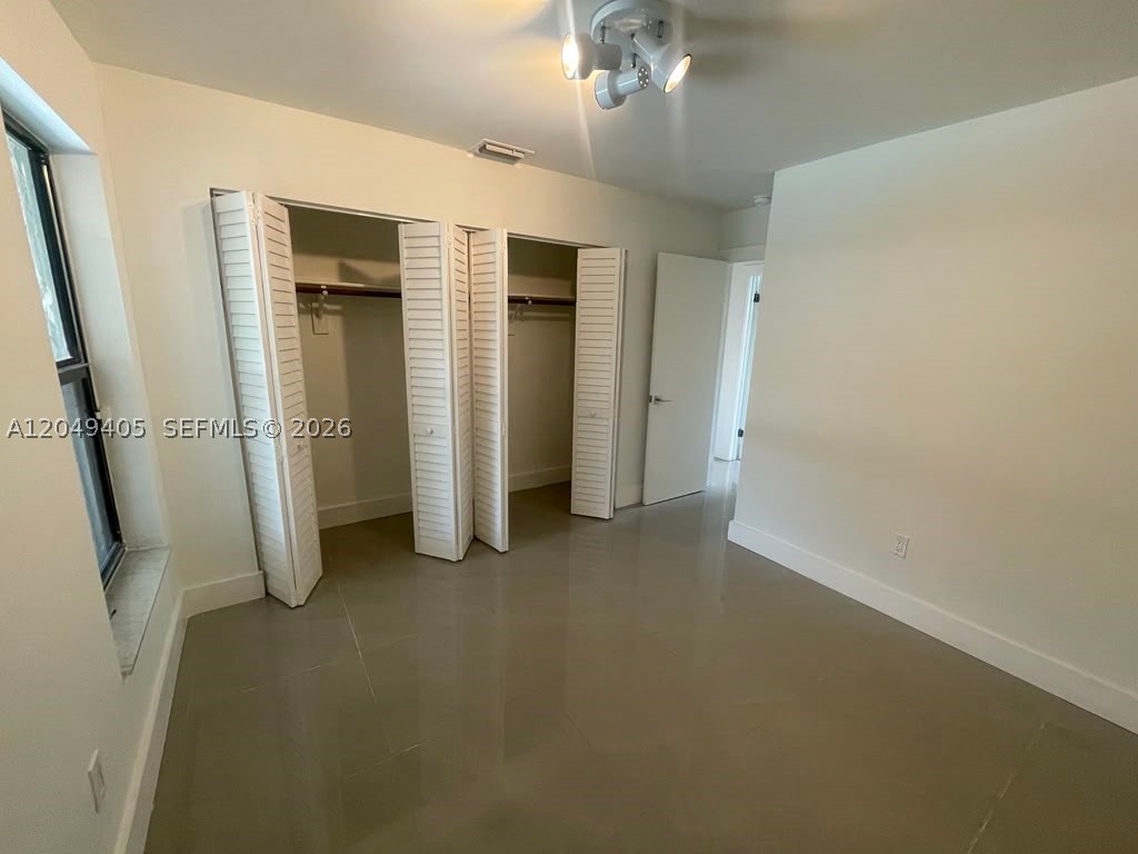 VILLAS OF MADEIRA SEC 1, - Residential Lease