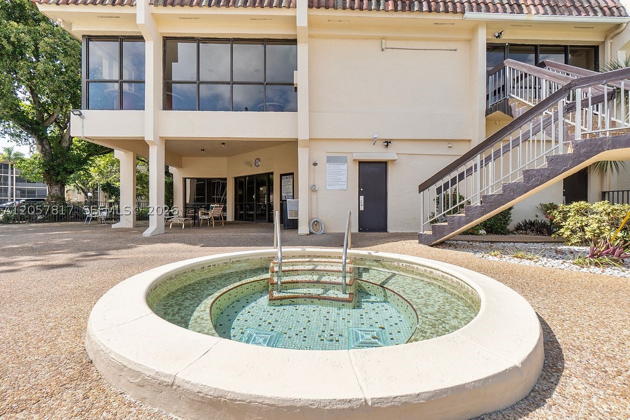 PLANTATION CLUB D CONDO - Residential