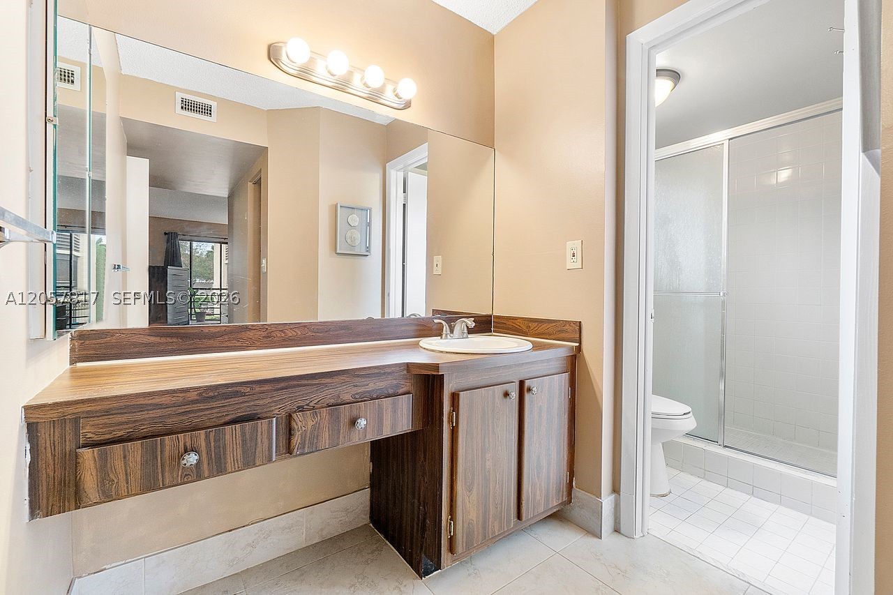 PLANTATION CLUB D CONDO - Residential