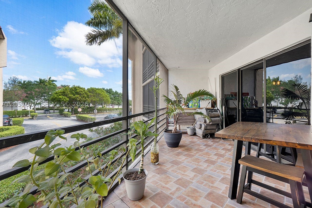 PLANTATION CLUB D CONDO - Residential
