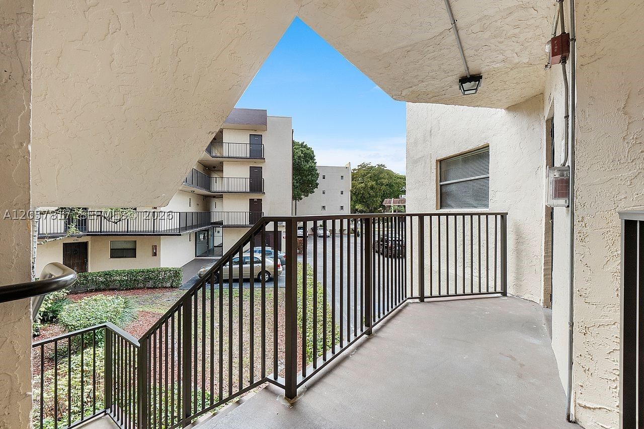 PLANTATION CLUB D CONDO - Residential