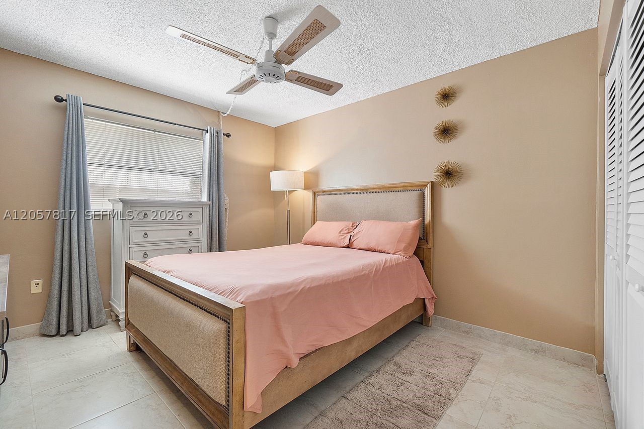 PLANTATION CLUB D CONDO - Residential