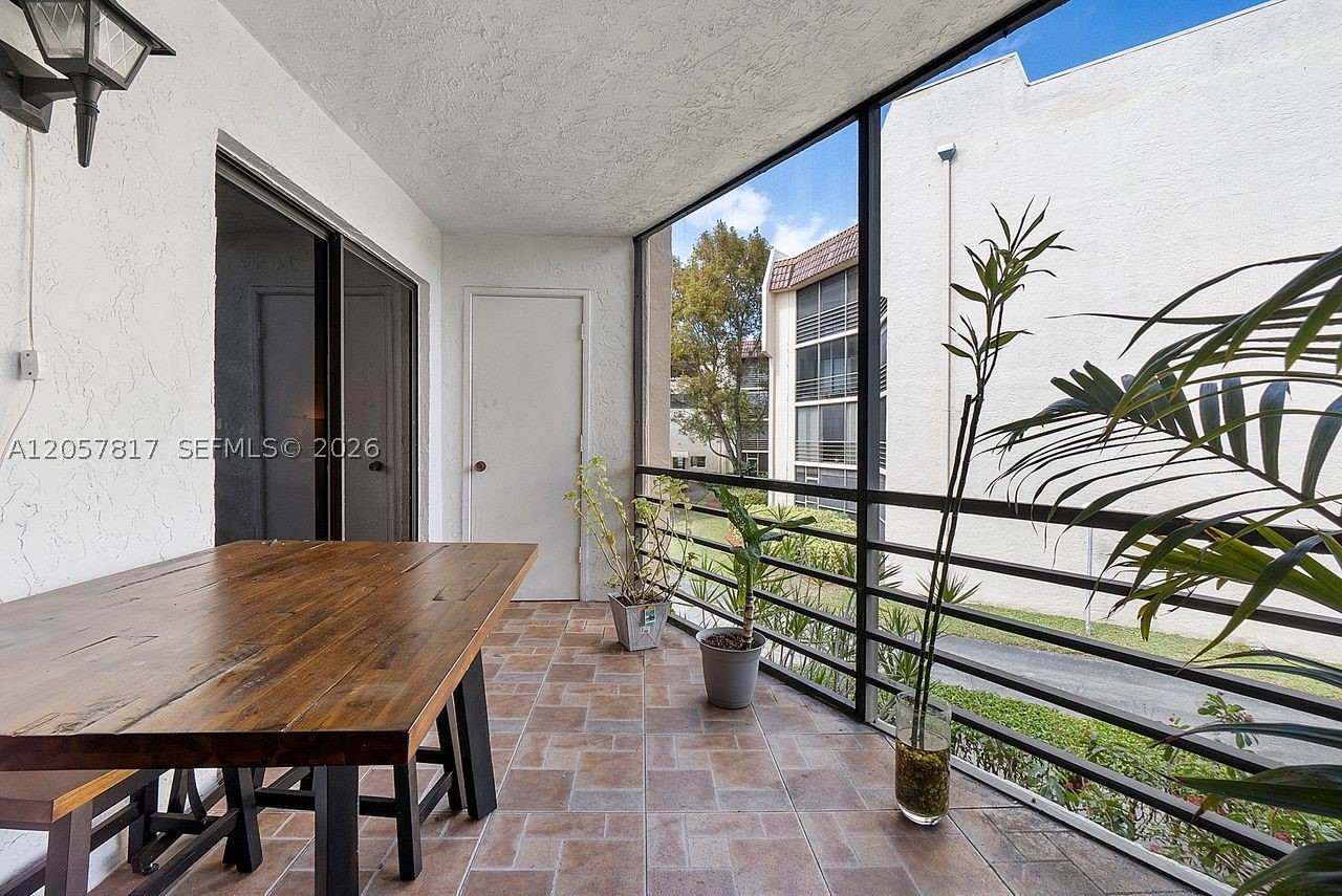 PLANTATION CLUB D CONDO - Residential