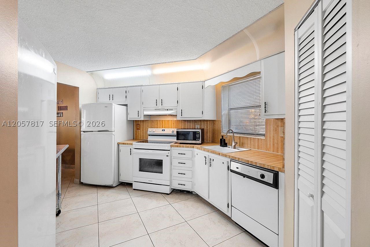 PLANTATION CLUB D CONDO - Residential
