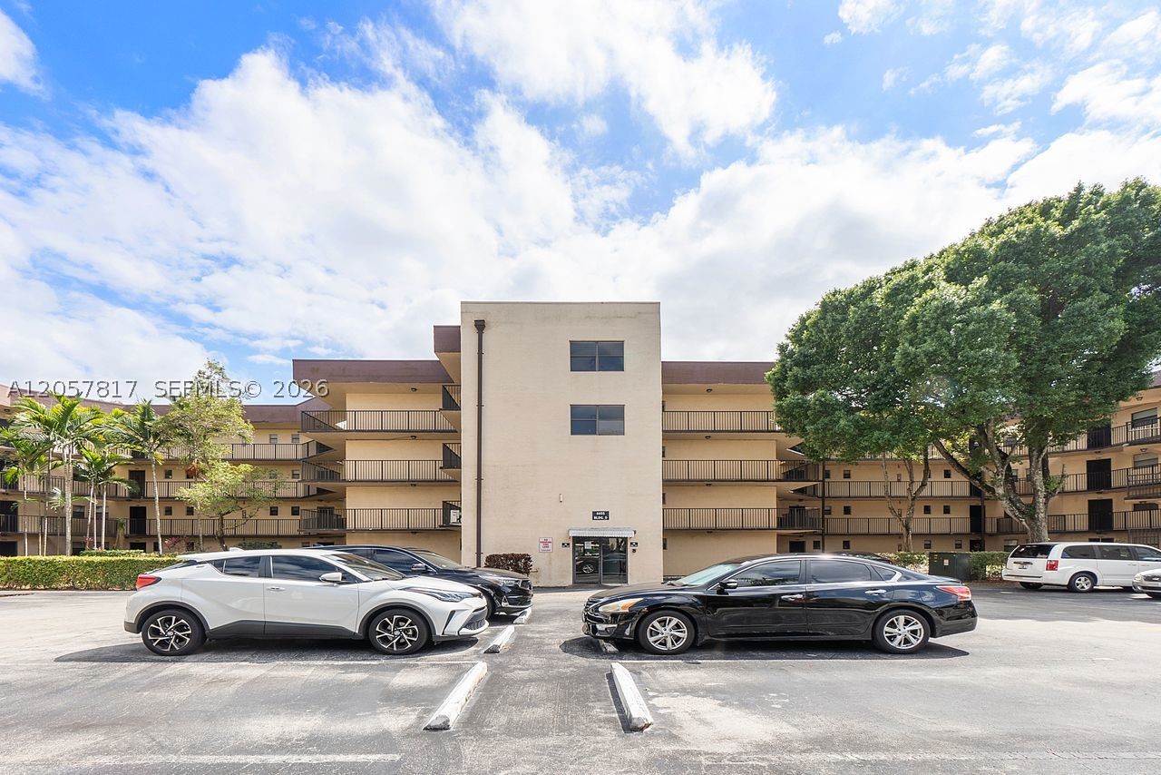 PLANTATION CLUB D CONDO - Residential