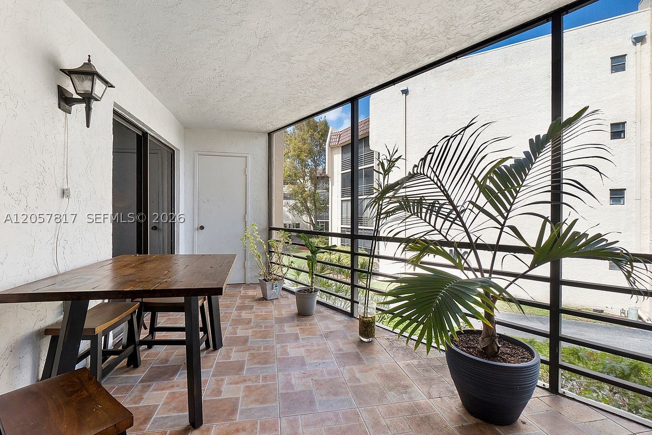 PLANTATION CLUB D CONDO - Residential