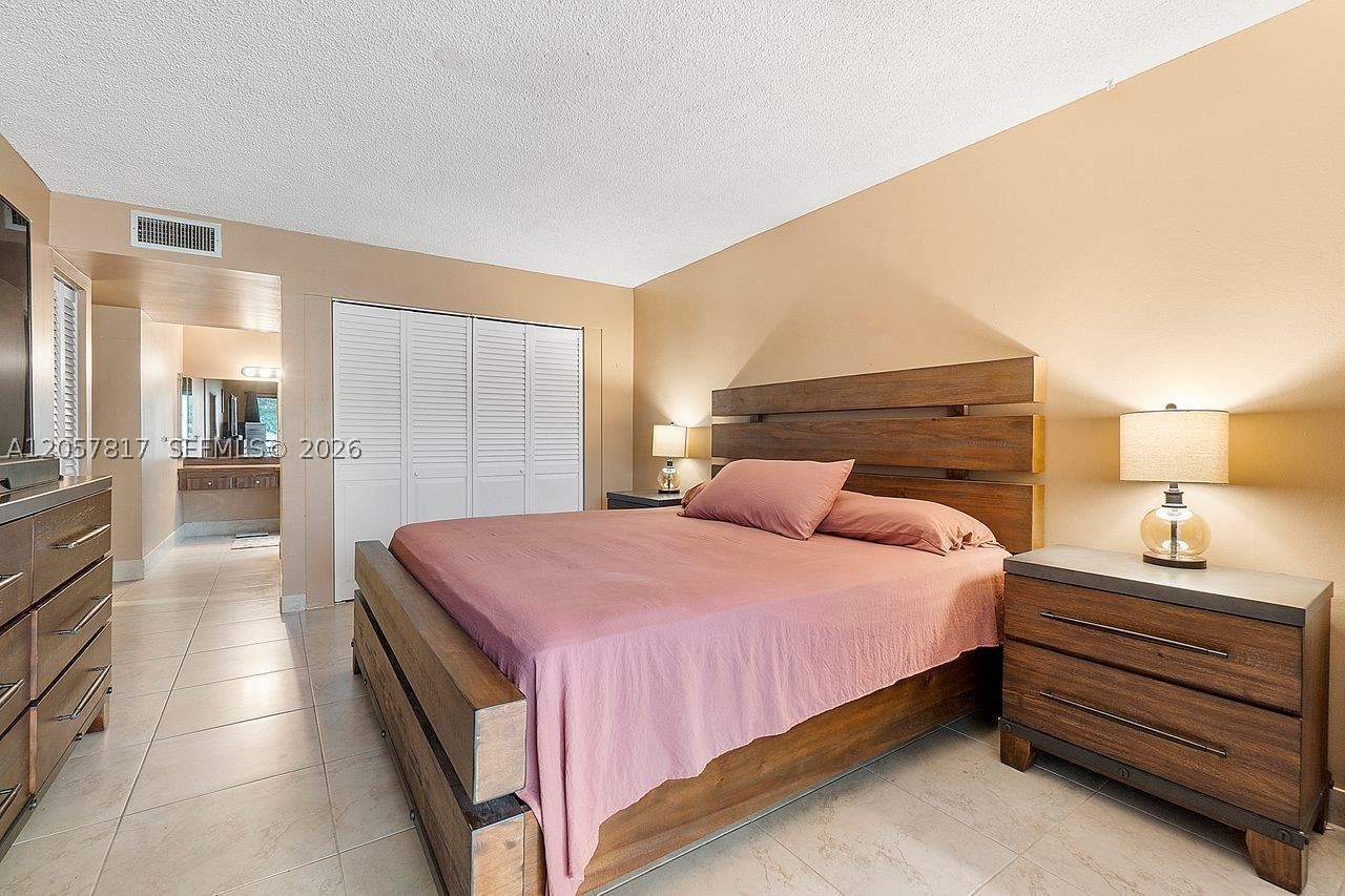 PLANTATION CLUB D CONDO - Residential
