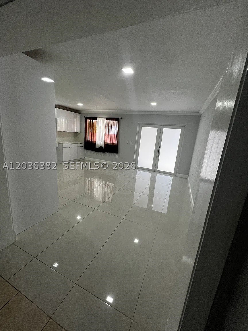 PALM LAKES SEC 3 - Residential