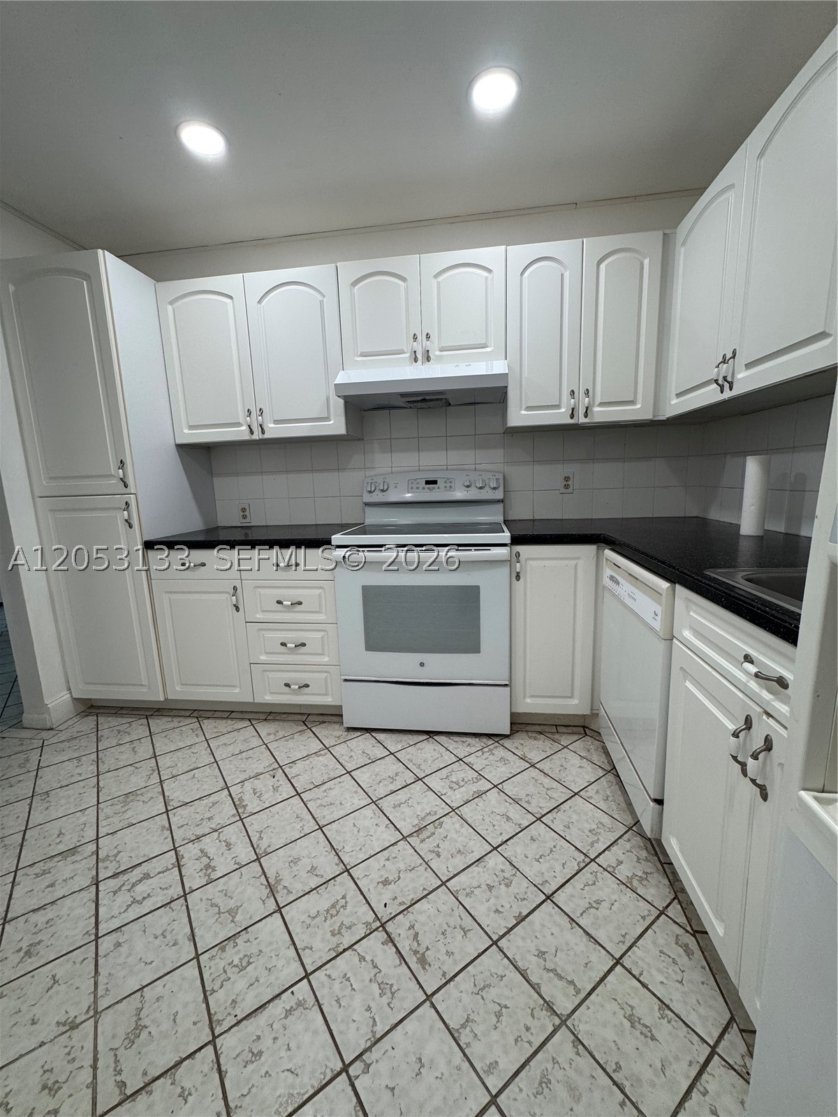 ADMIRALS PORT CONDO WEST - Residential