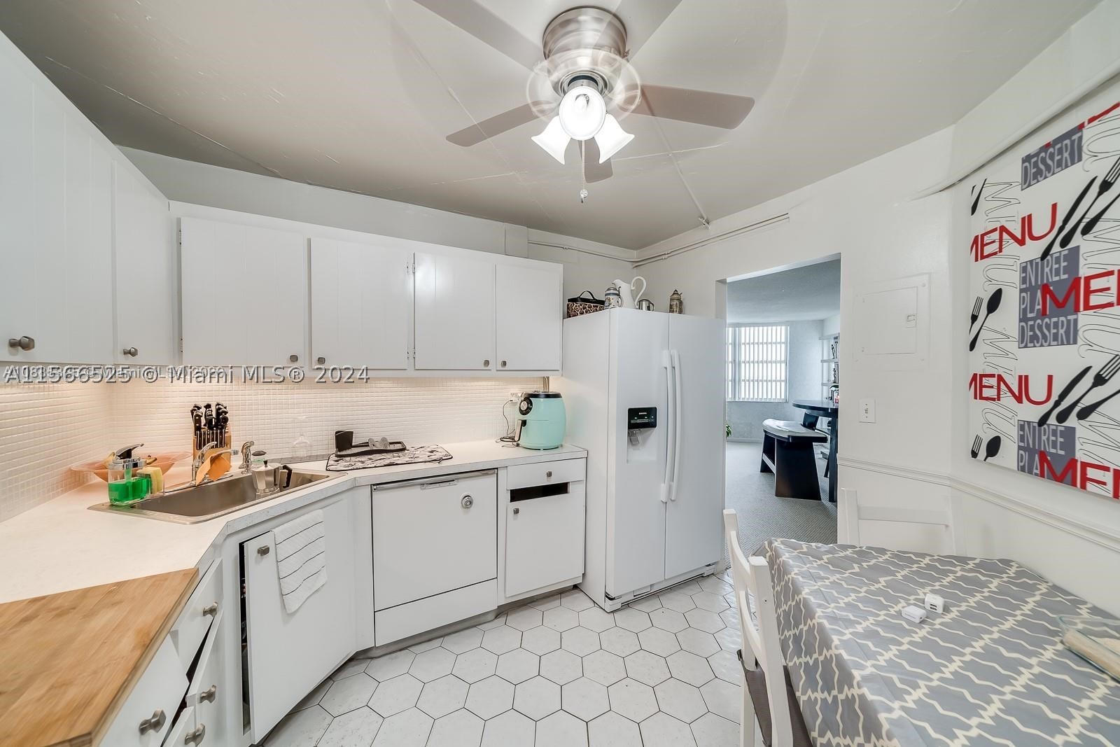 COMMODORE PLAZA CONDO - Residential