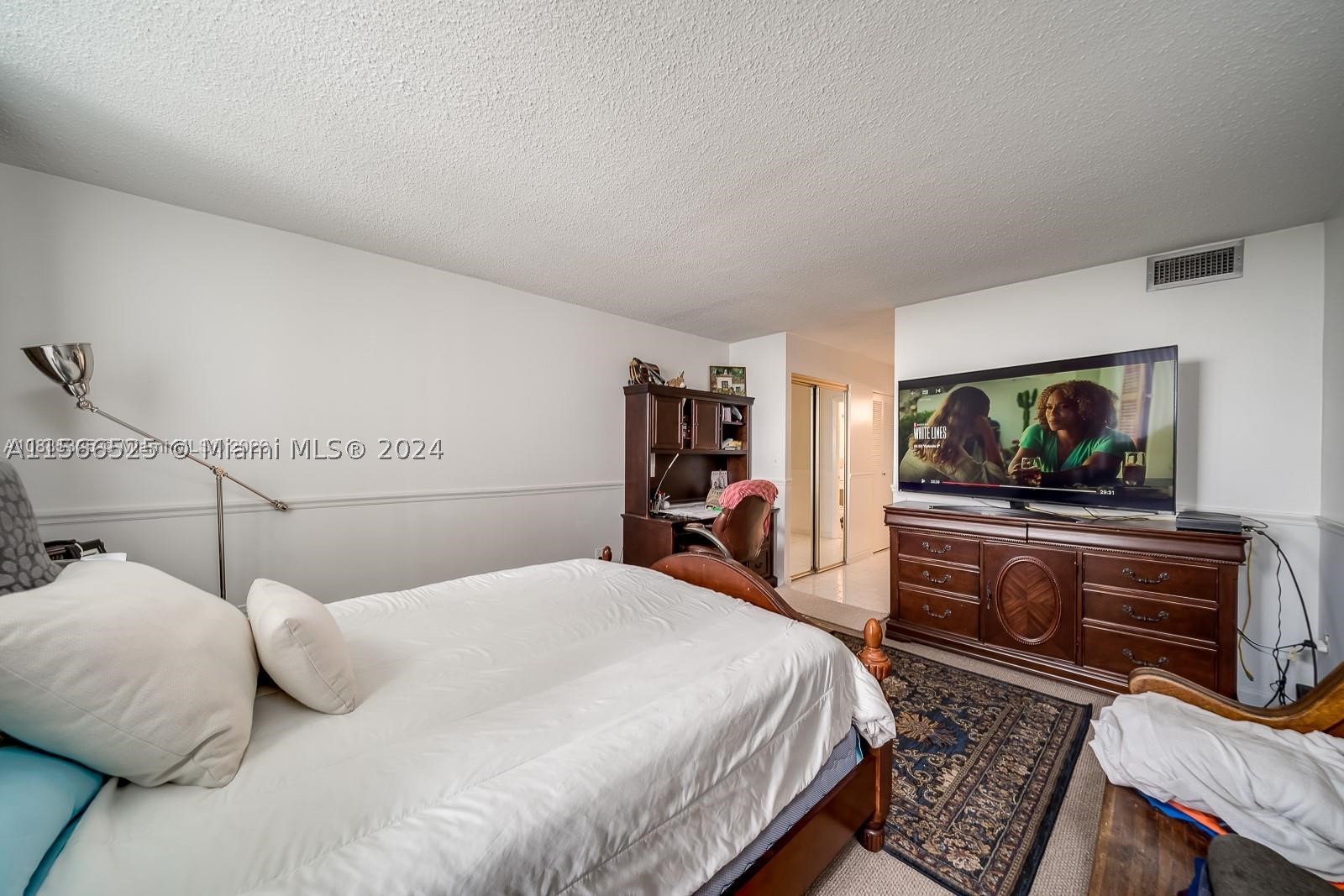 COMMODORE PLAZA CONDO - Residential