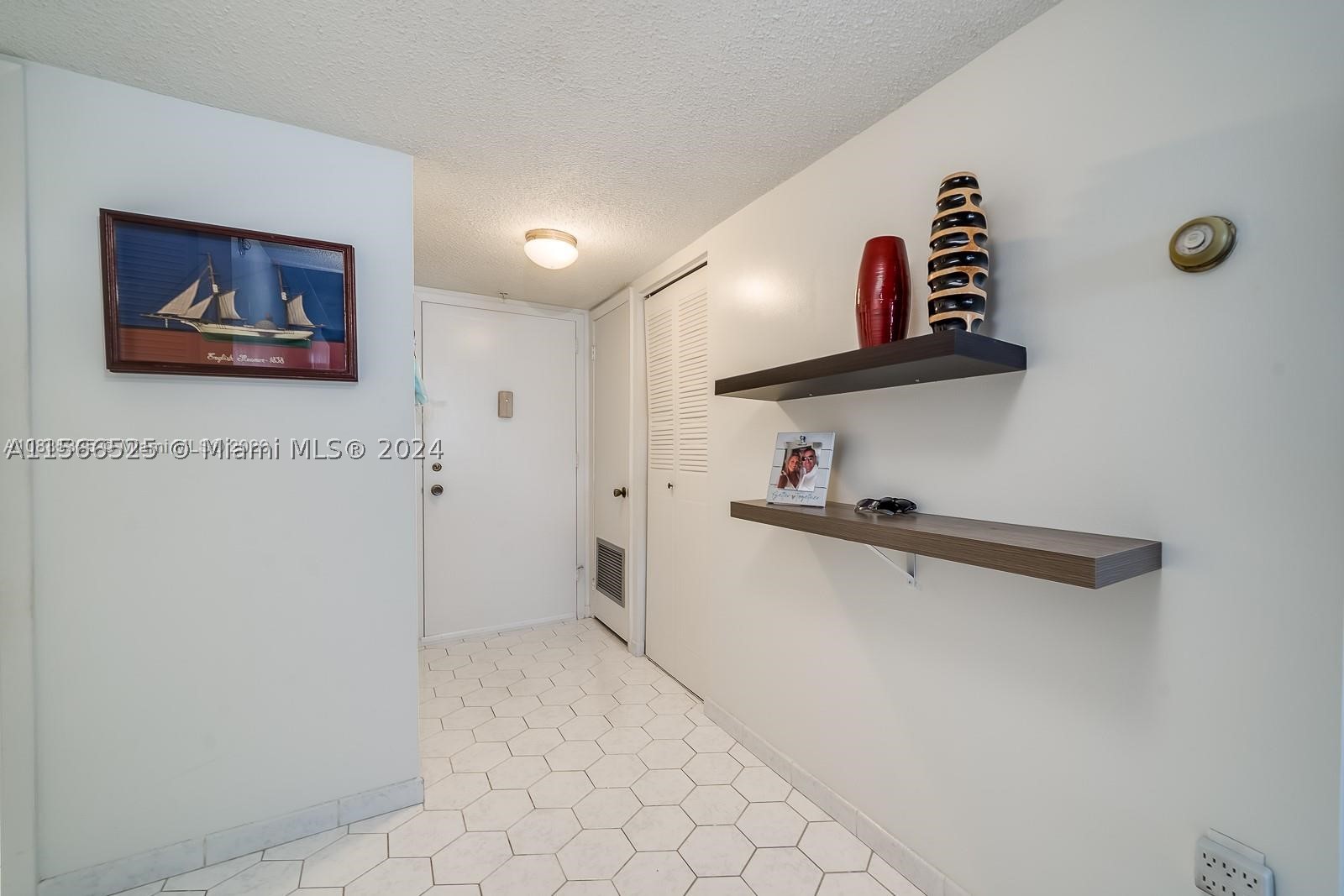 COMMODORE PLAZA CONDO - Residential