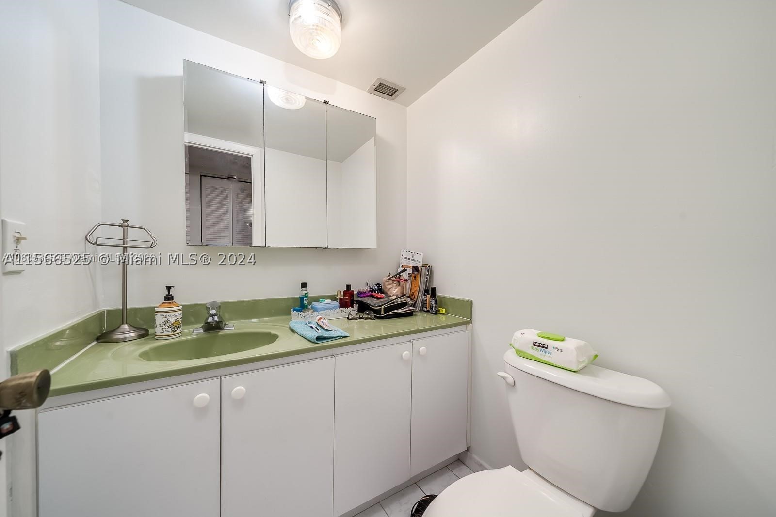 COMMODORE PLAZA CONDO - Residential