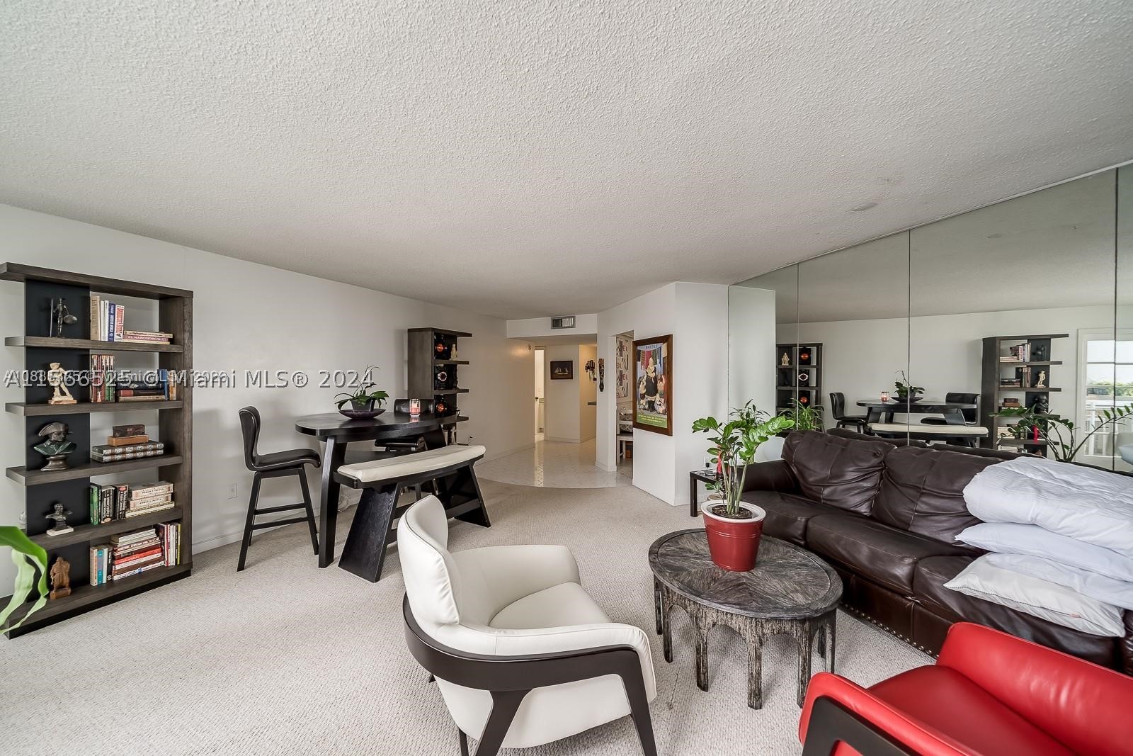 COMMODORE PLAZA CONDO - Residential