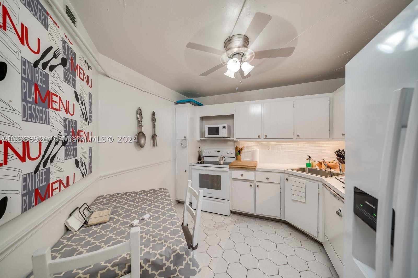 COMMODORE PLAZA CONDO - Residential