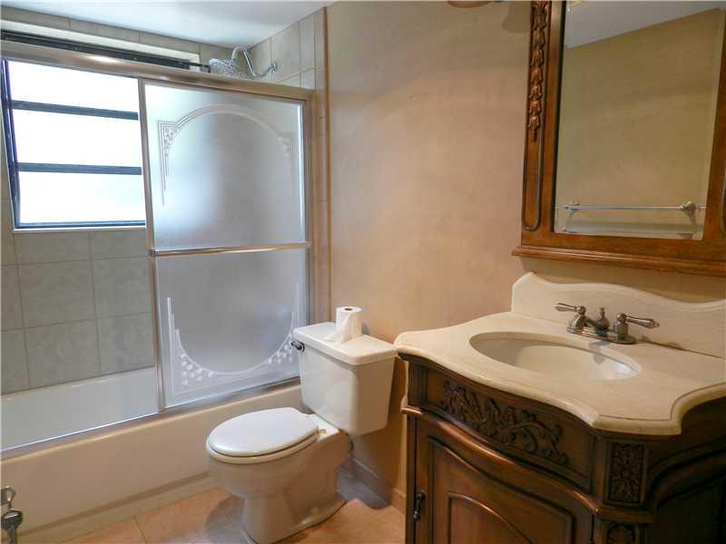 SAXON WOODS SOUTH CONDO - Residential Lease