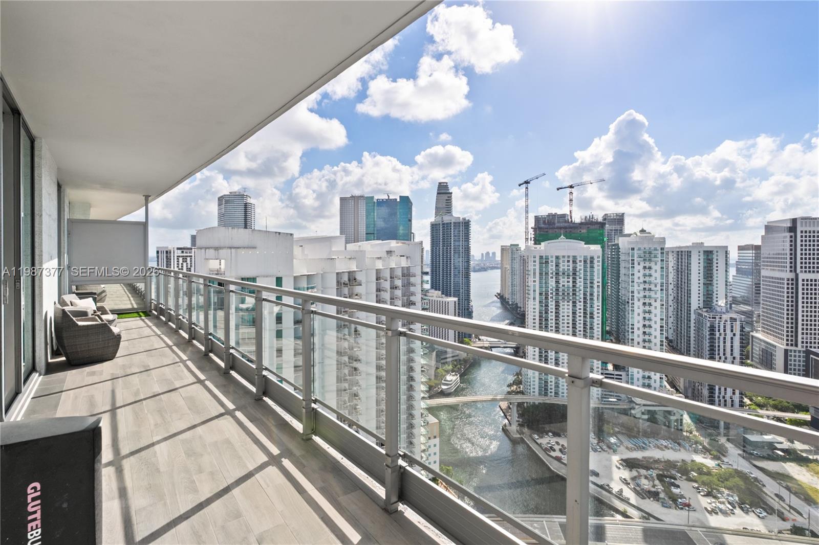 IVY CONDO - Residential