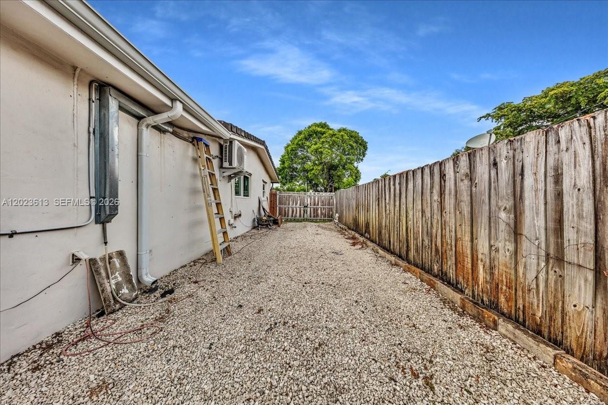 PLANTATION PARK LAKESITES - Residential