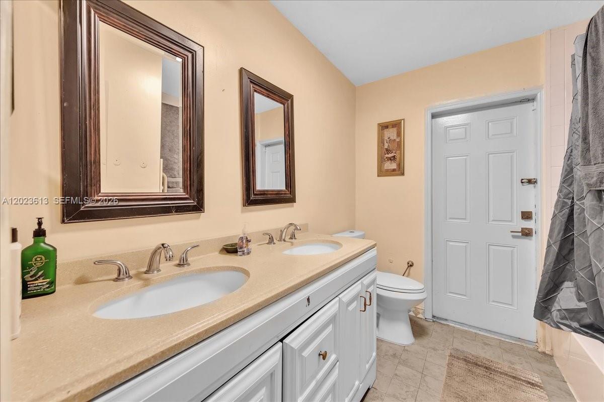 PLANTATION PARK LAKESITES - Residential
