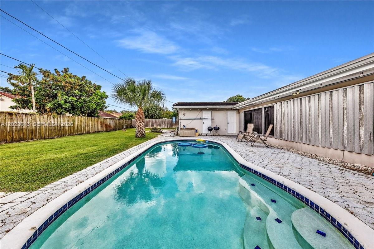 PLANTATION PARK LAKESITES - Residential