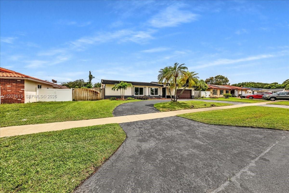 PLANTATION PARK LAKESITES - Residential