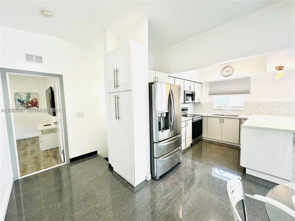 EASTERN SHORES 2ND ADDN - Residential Lease