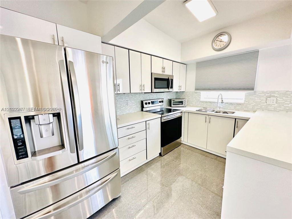EASTERN SHORES 2ND ADDN - Residential Lease