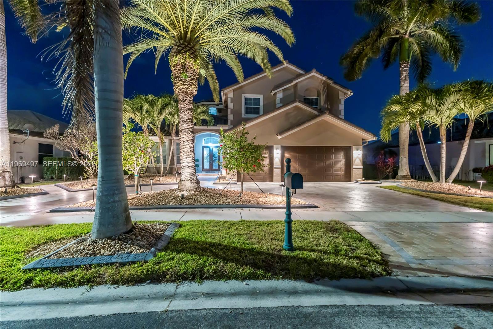 SUNSET LAKES PLAT ONE - Residential