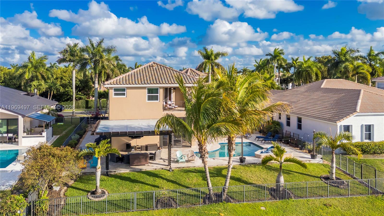 SUNSET LAKES PLAT ONE - Residential