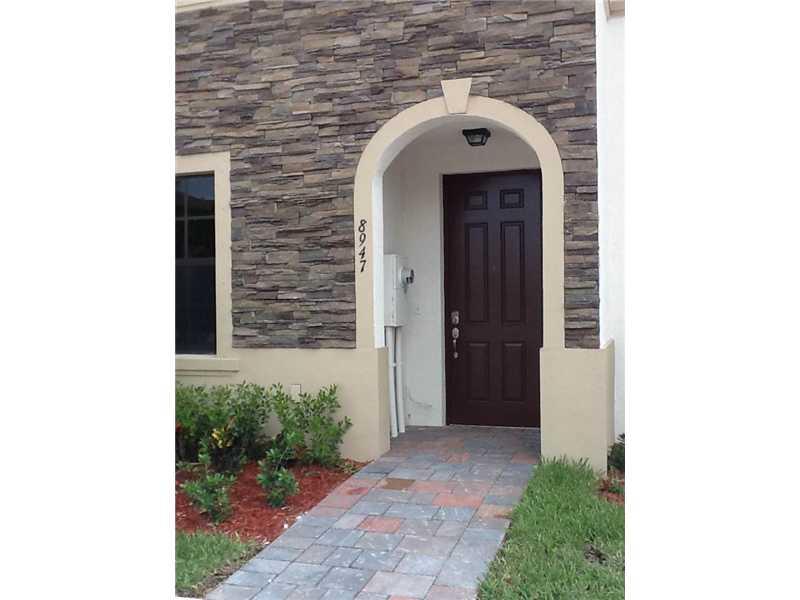 BRAND NEW VILLA NEW CONSTRUCTION GOOD LOCATION NEAR DORAL MIRAMAR PRMBOK PINES MIAMI LAKES AND MAYOR HIGH WAYS. THE UNIT SPACIOUS STAINLESS STEEL APPLIANCES FIRST FLOOR WITH WOOD , ARPECT ON SECOND FLOOR, GRANITE COUNTERTOP.