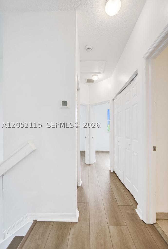 VILLAS AT HARBOR ISLES CO - Residential Lease