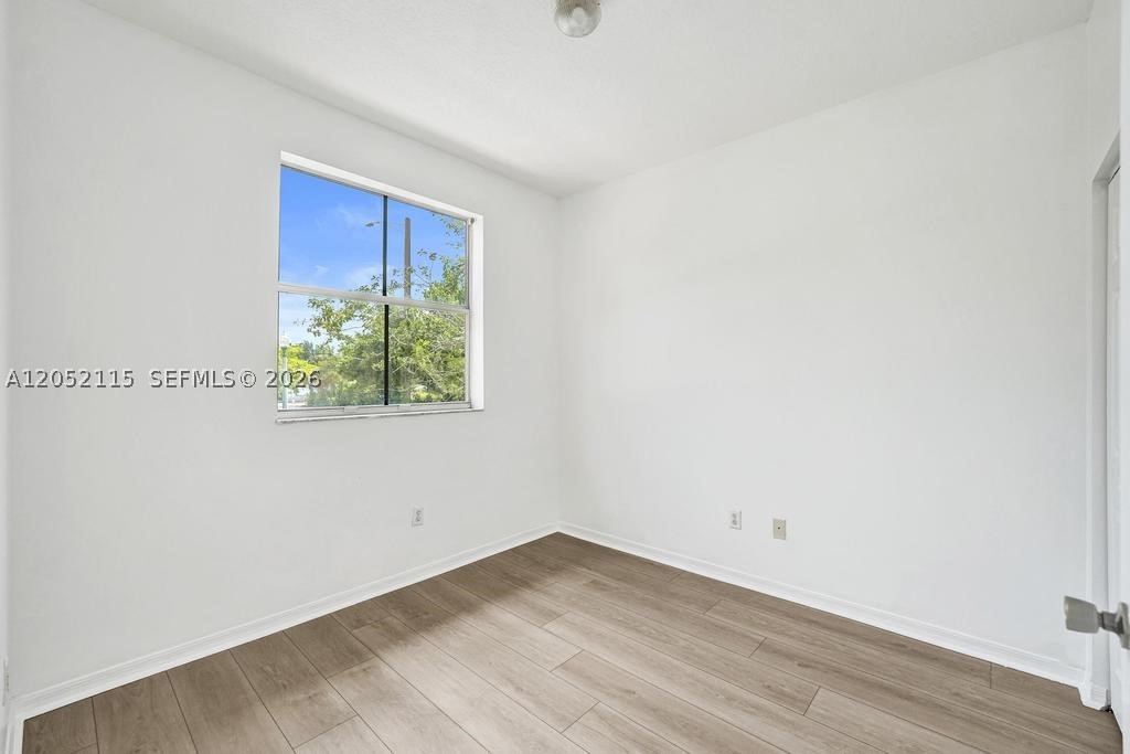 VILLAS AT HARBOR ISLES CO - Residential Lease
