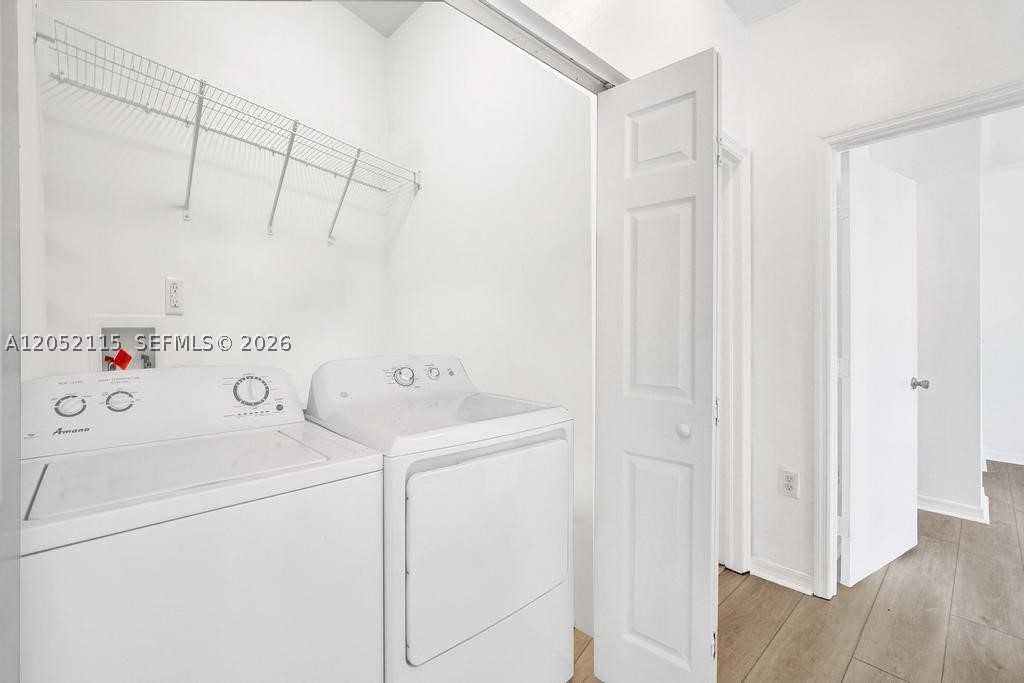 VILLAS AT HARBOR ISLES CO - Residential Lease