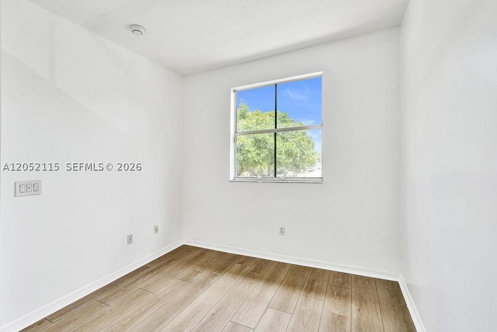 VILLAS AT HARBOR ISLES CO - Residential Lease